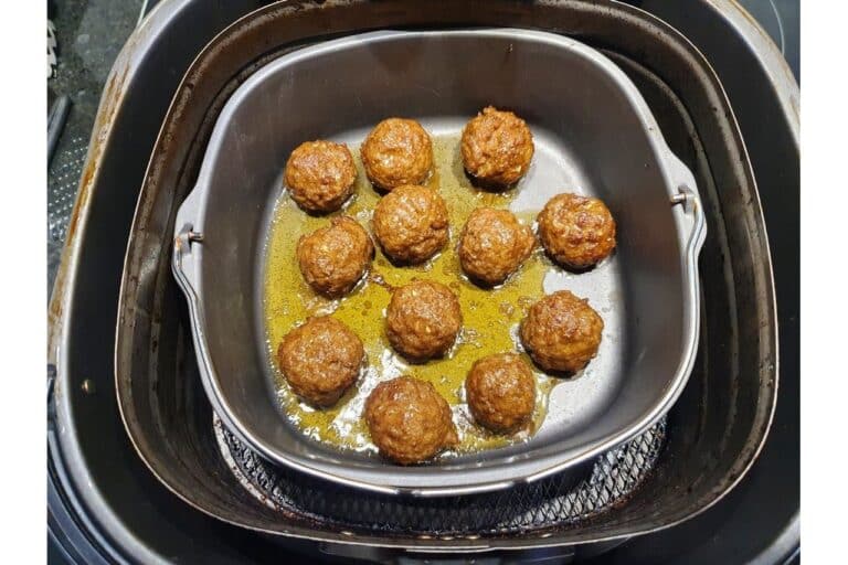 Hoe maak je je airfryer schoon? Met deze 5 tips is dat een eitje